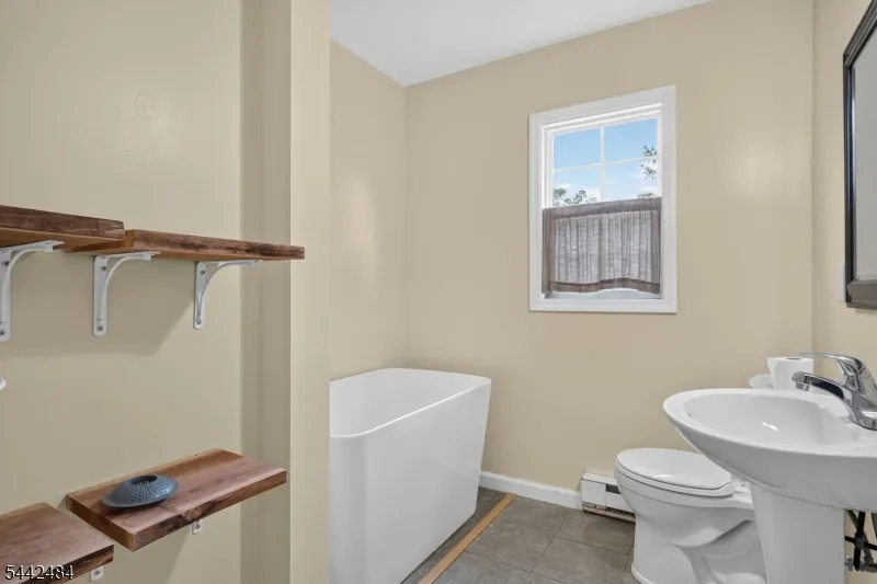 309 Stelko Ave Lopatcong, NJ 08865