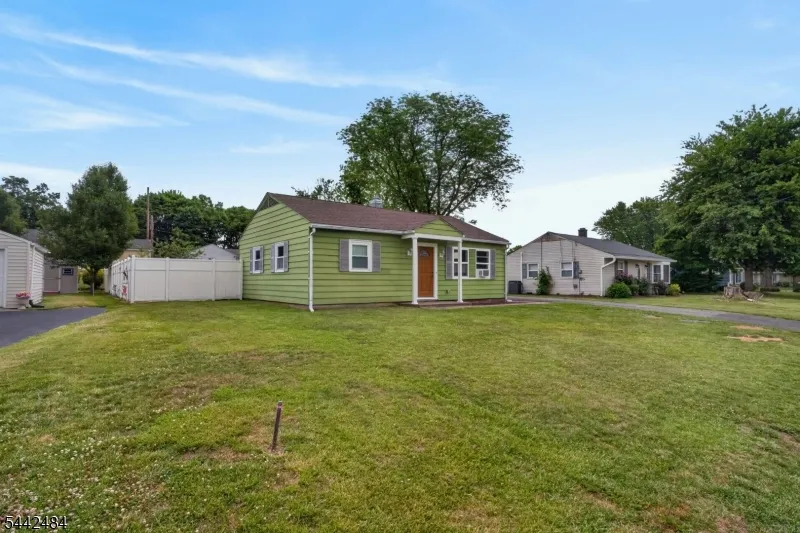 309 Stelko Ave Lopatcong, NJ 08865