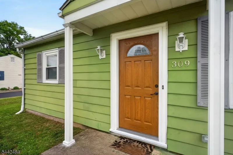 309 Stelko Ave Lopatcong, NJ 08865