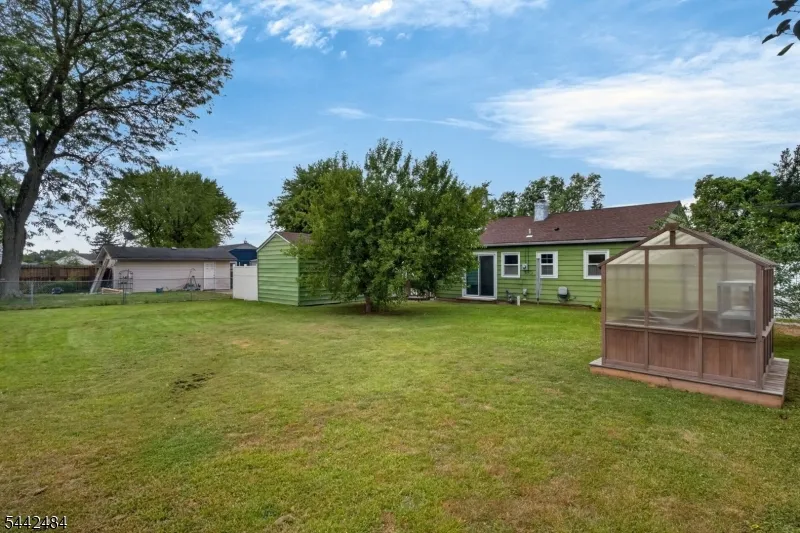 309 Stelko Ave Lopatcong, NJ 08865