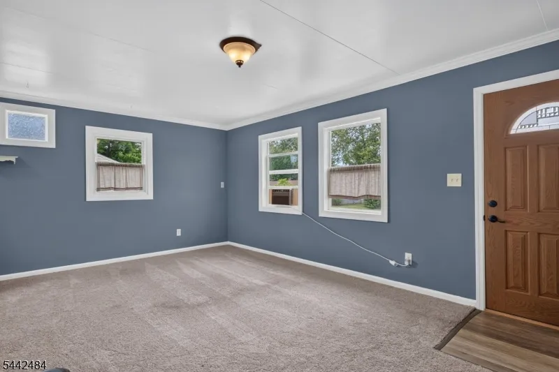 309 Stelko Ave Lopatcong, NJ 08865