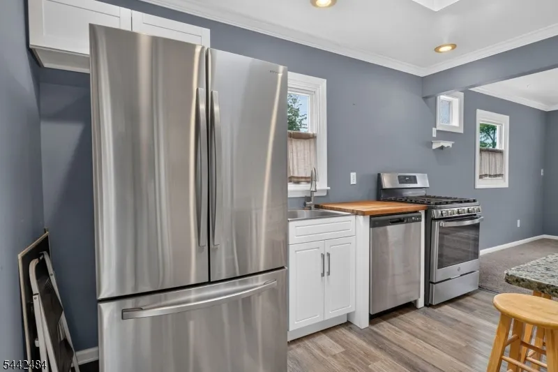 309 Stelko Ave Lopatcong, NJ 08865