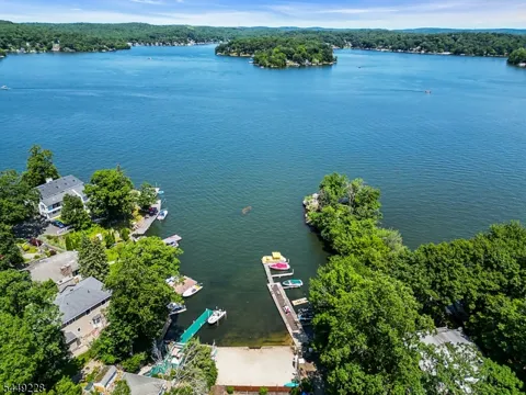 16 Lakeview Rd