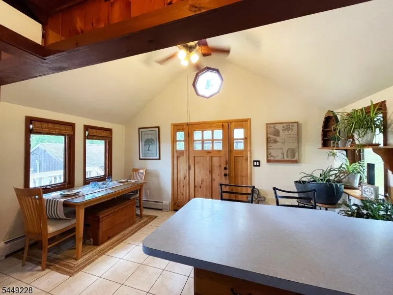 16 Lakeview Rd Hopatcong, NJ 07843