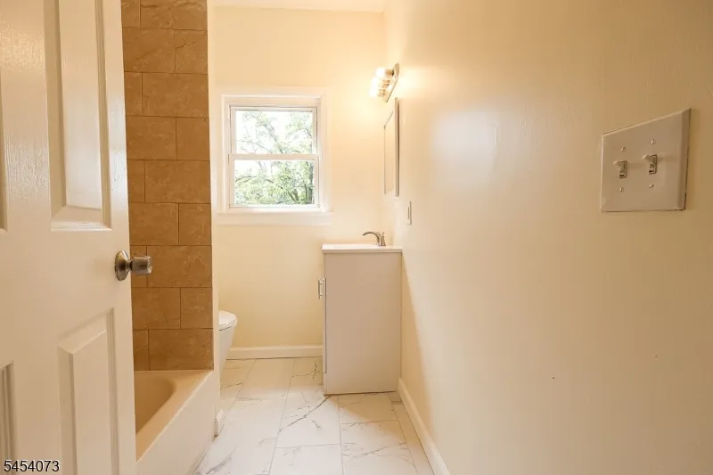 865 S 20Th St Newark City, NJ 07108