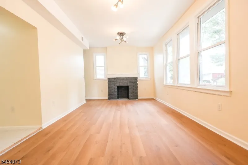 865 S 20Th St Newark City, NJ 07108