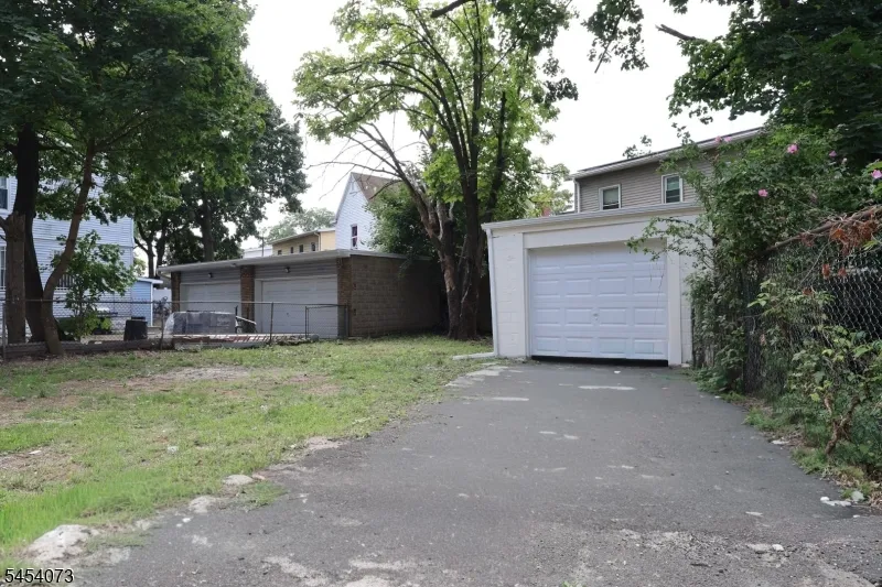 865 S 20Th St Newark City, NJ 07108