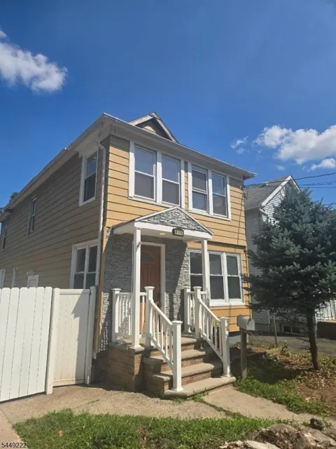 813 George St