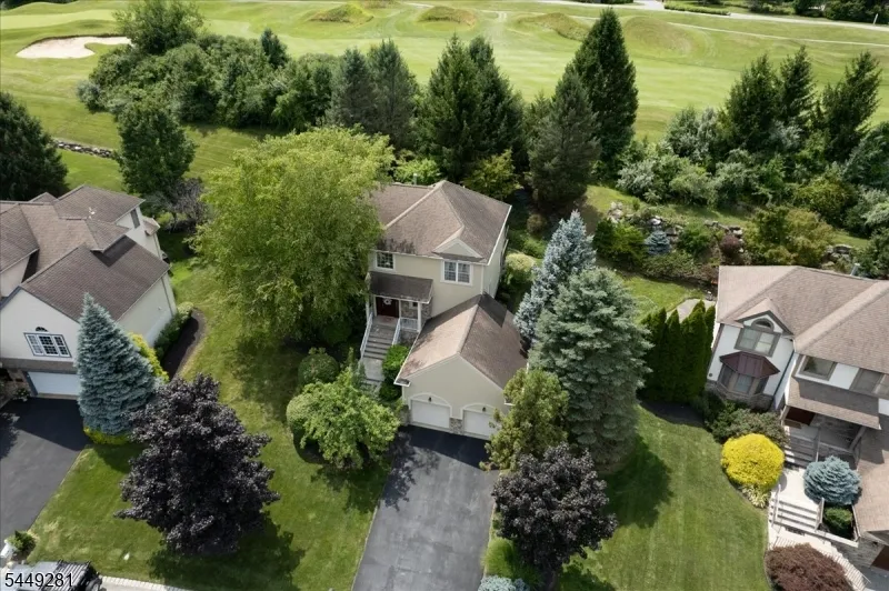 9 Cypress Ln Hardyston, NJ 07419