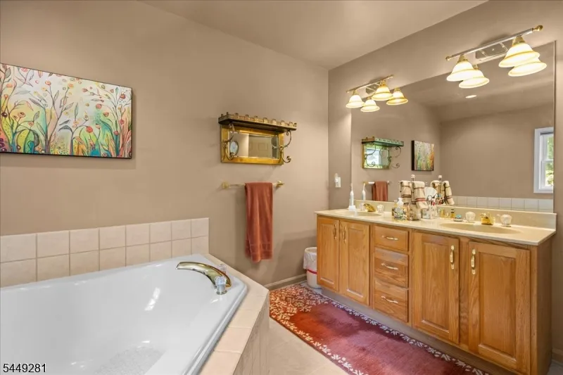 9 Cypress Ln Hardyston, NJ 07419