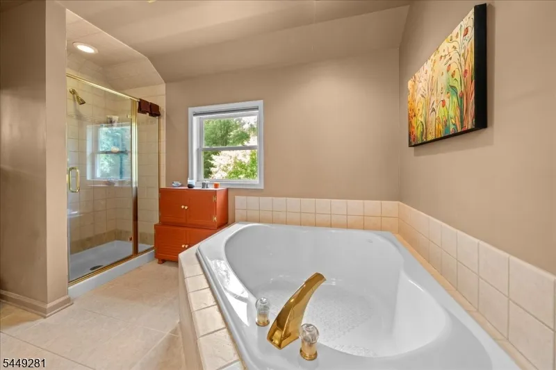 9 Cypress Ln Hardyston, NJ 07419
