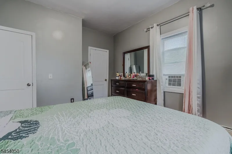 74 Lincoln Pl Irvington, NJ 07111
