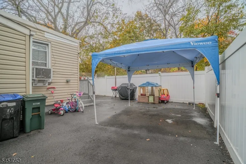 74 Lincoln Pl Irvington, NJ 07111