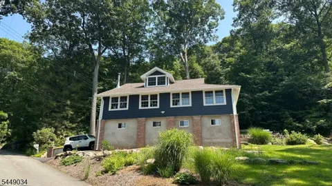 20 Mt Crest Rd