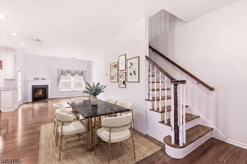 2 Bluffs Ct Hamburg, NJ 07419