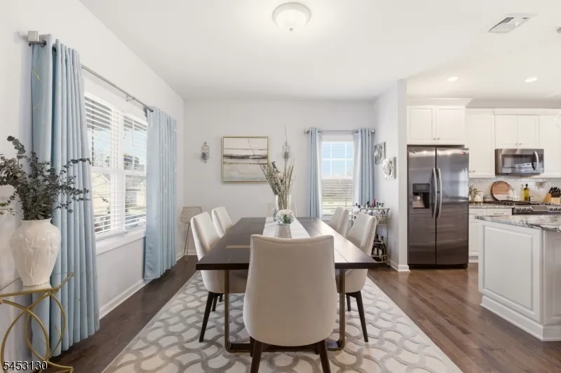 2 Bluffs Ct Hamburg, NJ 07419