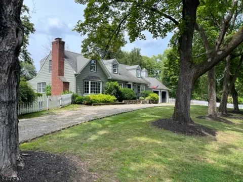 11 Miller Ave