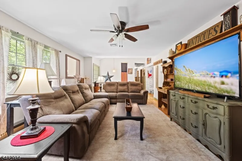723 Harmony Brass Castle Rd Harmony, NJ 08865