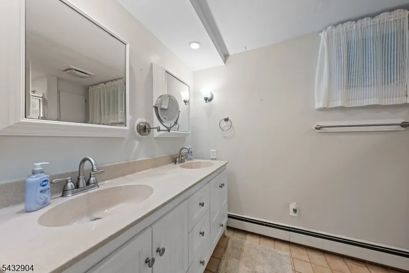 723 Harmony Brass Castle Rd Harmony, NJ 08865