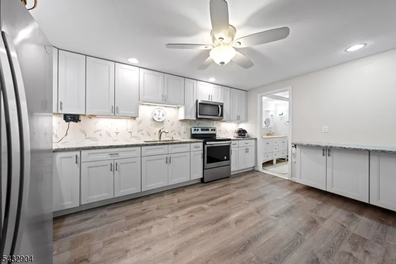 723 Harmony Brass Castle Rd Harmony, NJ 08865