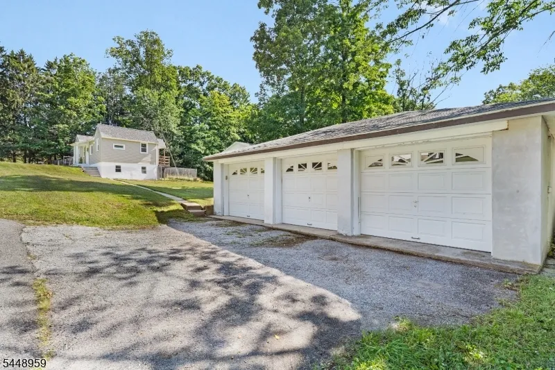 185 W Mountain Rd Sparta, NJ 07871