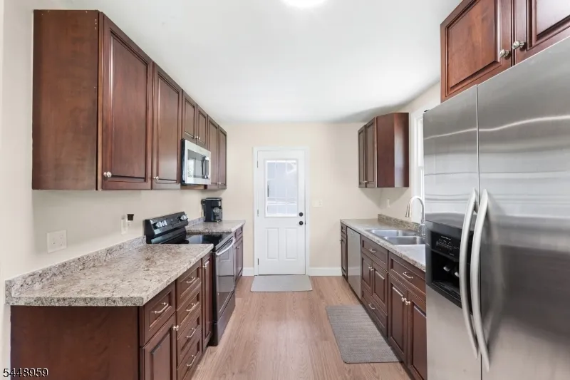 185 W Mountain Rd Sparta, NJ 07871
