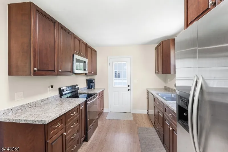 185 W Mountain Rd Sparta, NJ 07871