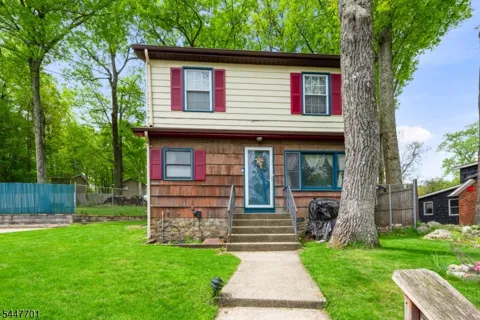 19 E Shore Rd