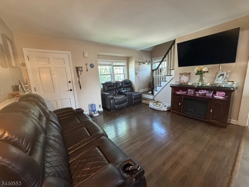 98 Liberty St Woodbridge, NJ 07095