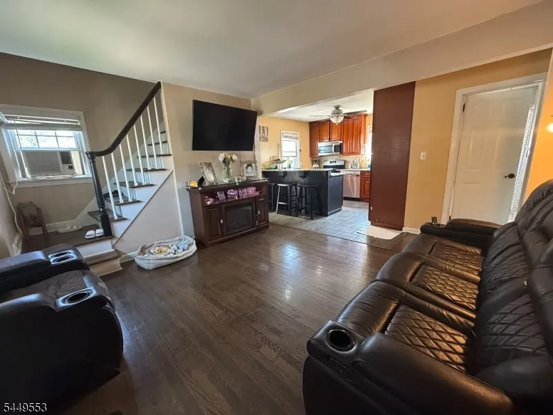 98 Liberty St Woodbridge, NJ 07095