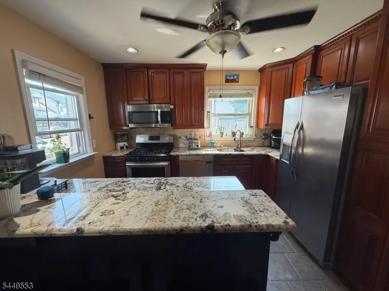 98 Liberty St Woodbridge, NJ 07095