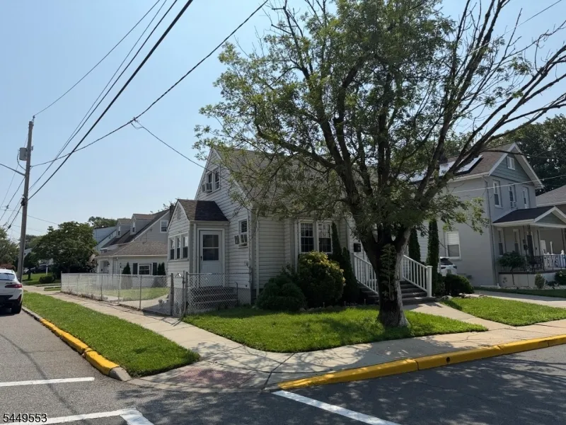 98 Liberty St Woodbridge, NJ 07095
