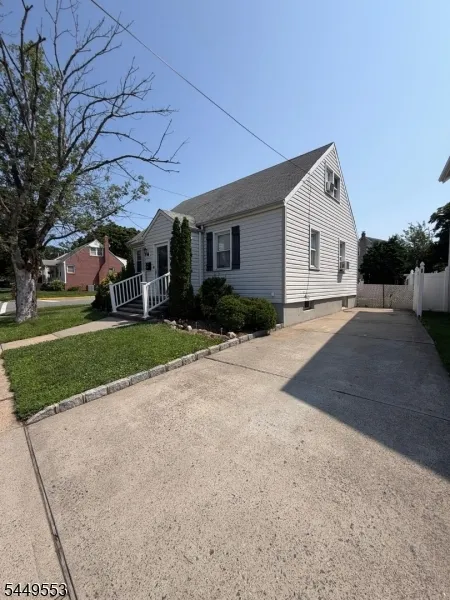 98 Liberty St Woodbridge, NJ 07095