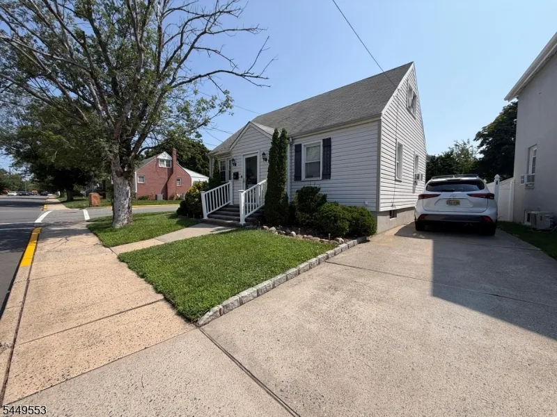 98 Liberty St Woodbridge, NJ 07095