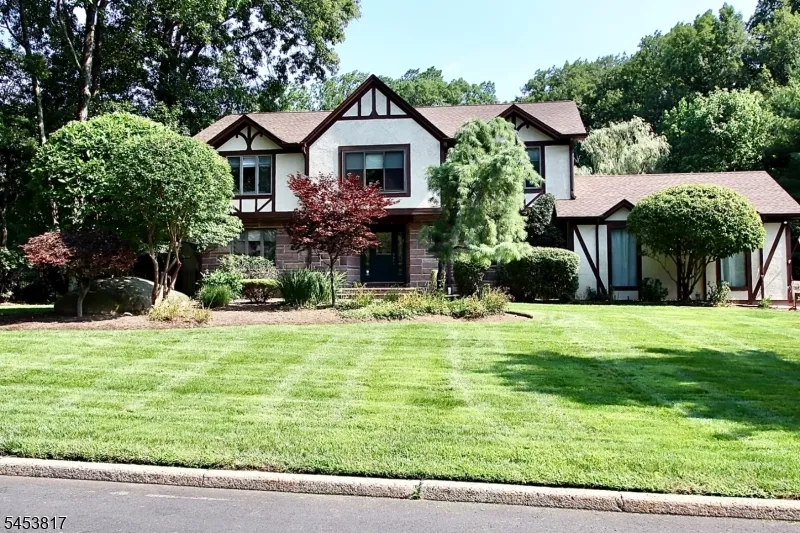 9 Watch Hill Rd Mahwah, NJ 07430