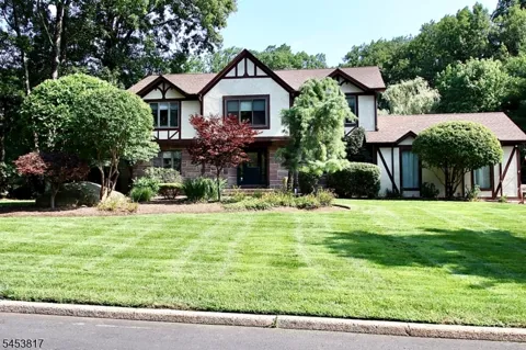 9 Watch Hill Rd
