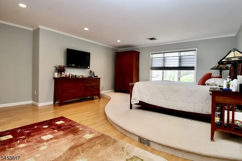 9 Watch Hill Rd Mahwah, NJ 07430