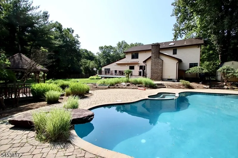 9 Watch Hill Rd Mahwah, NJ 07430