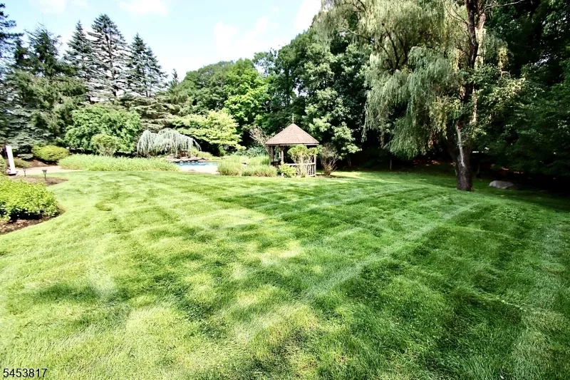 9 Watch Hill Rd Mahwah, NJ 07430