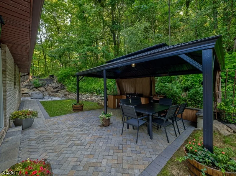 56 Wester Rd Harmony, NJ 08865