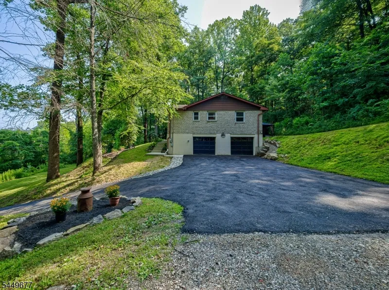 56 Wester Rd Harmony, NJ 08865