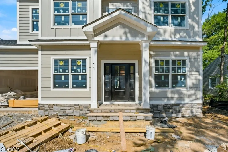 11 Maplewood Dr Livingston, NJ 07039