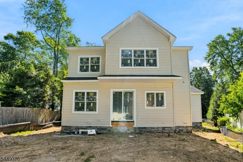 11 Maplewood Dr Livingston, NJ 07039