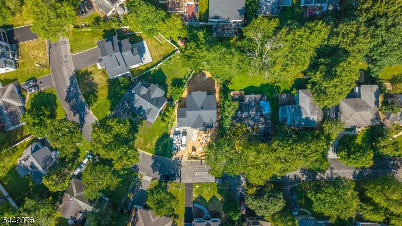 11 Maplewood Dr Livingston, NJ 07039