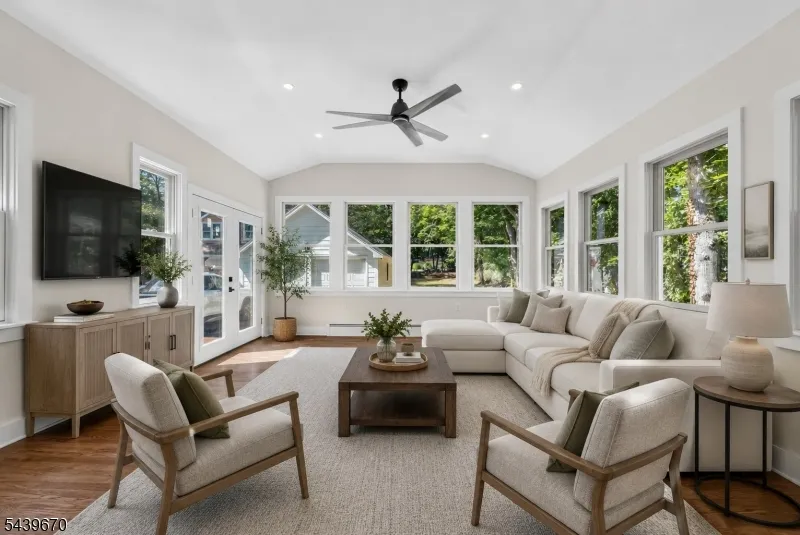 129 W Oak St Bernards, NJ 07920