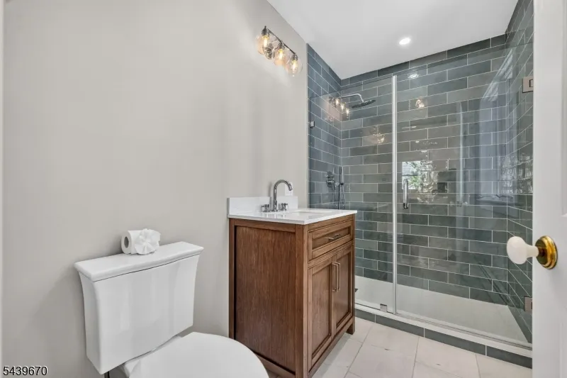 129 W Oak St Bernards, NJ 07920