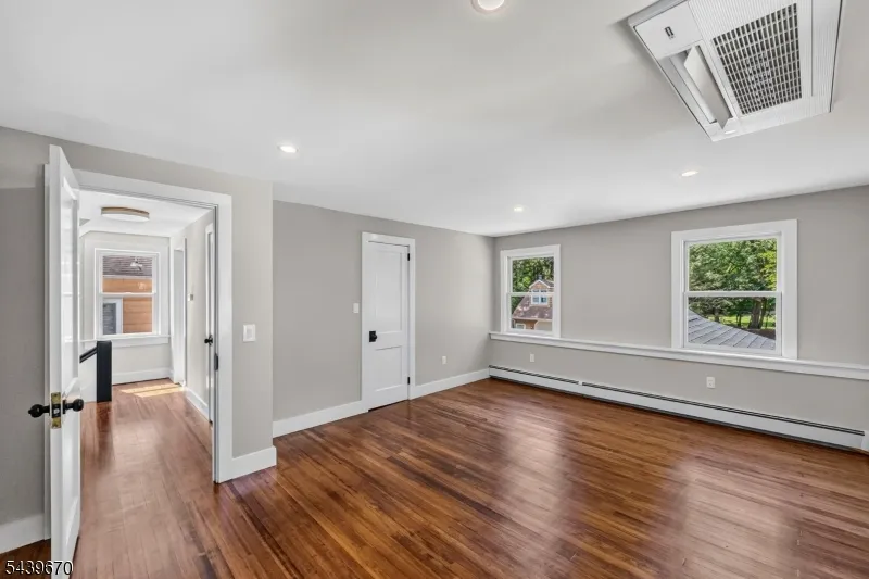 129 W Oak St Bernards, NJ 07920