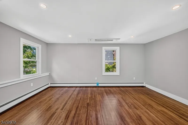 129 W Oak St Bernards, NJ 07920