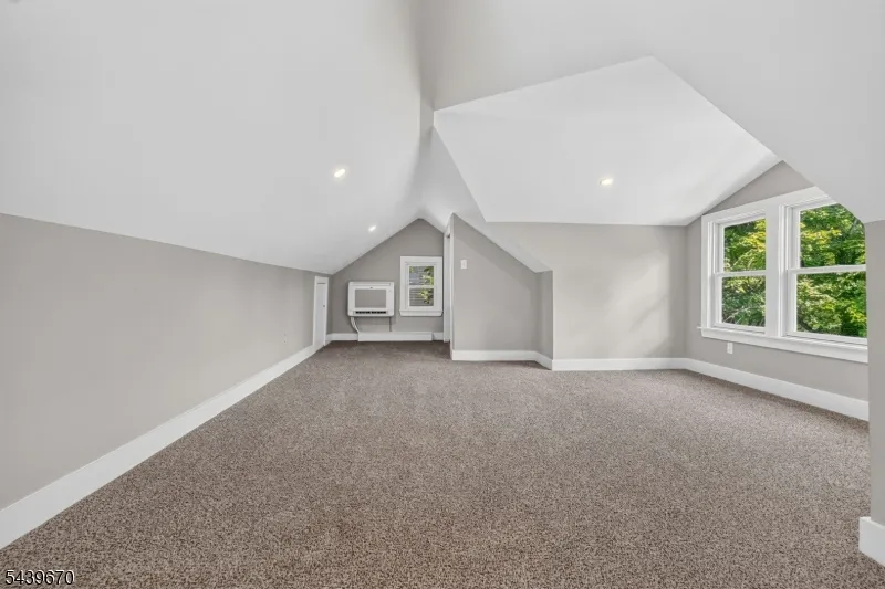 129 W Oak St Bernards, NJ 07920