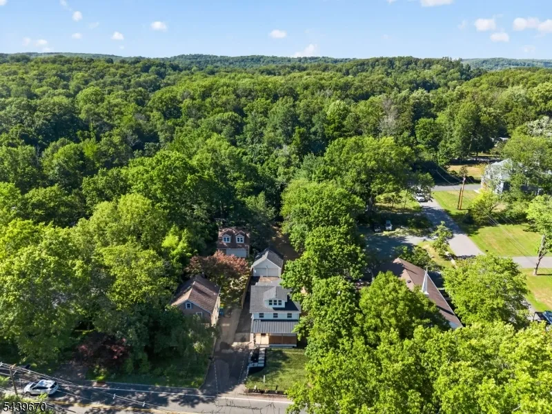 129 W Oak St Bernards, NJ 07920